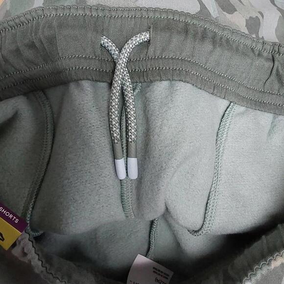 Girls' Fleece Shorts | All in Motion | X Large (14) - Picture 6 of 10